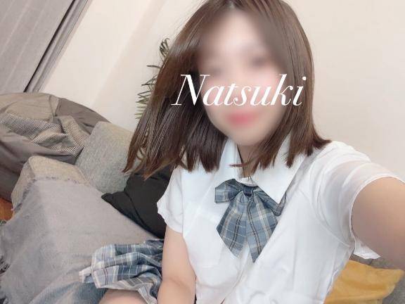 朝は目覚ましとの戦いなんです😂⏰.