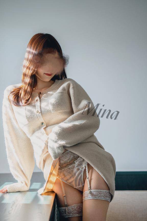 触れずに、惹かれる