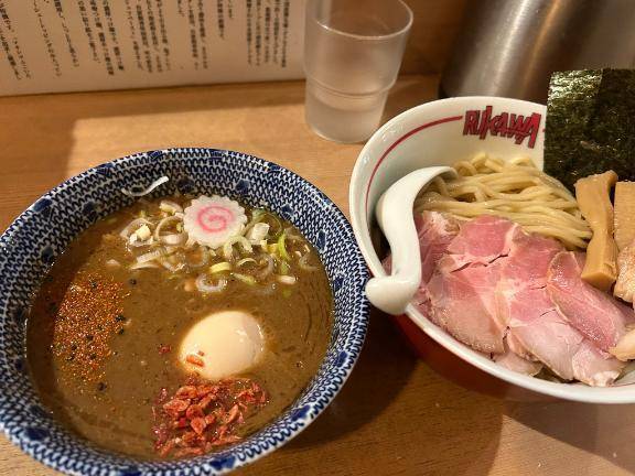 🍜🍥🍜