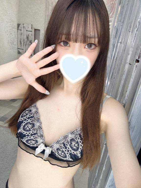 明日〜‼️出勤します💘🫶💕︎︎なんかこれ🥧無いようにみえる😭あります！！