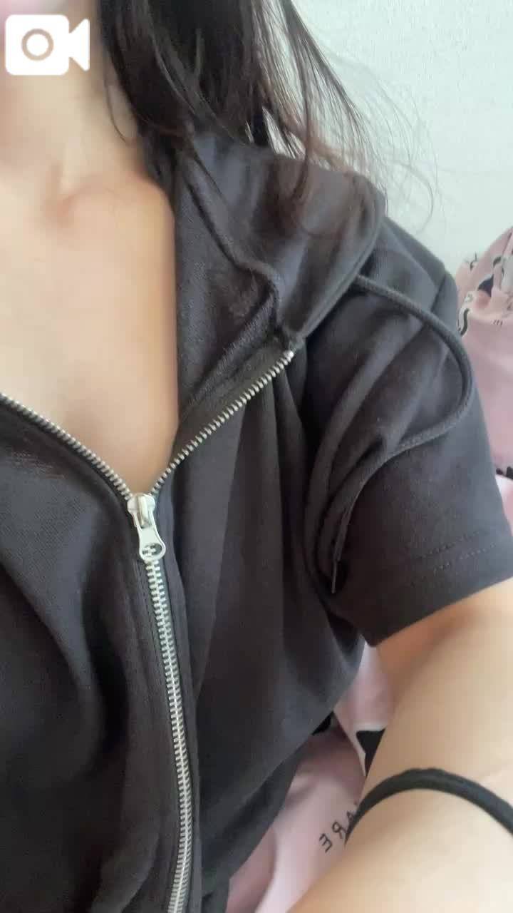ひょっこりおっぱい