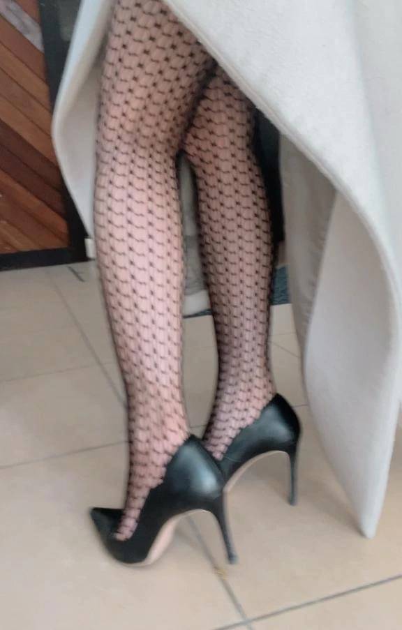 ヒールで顔踏まれたいの？