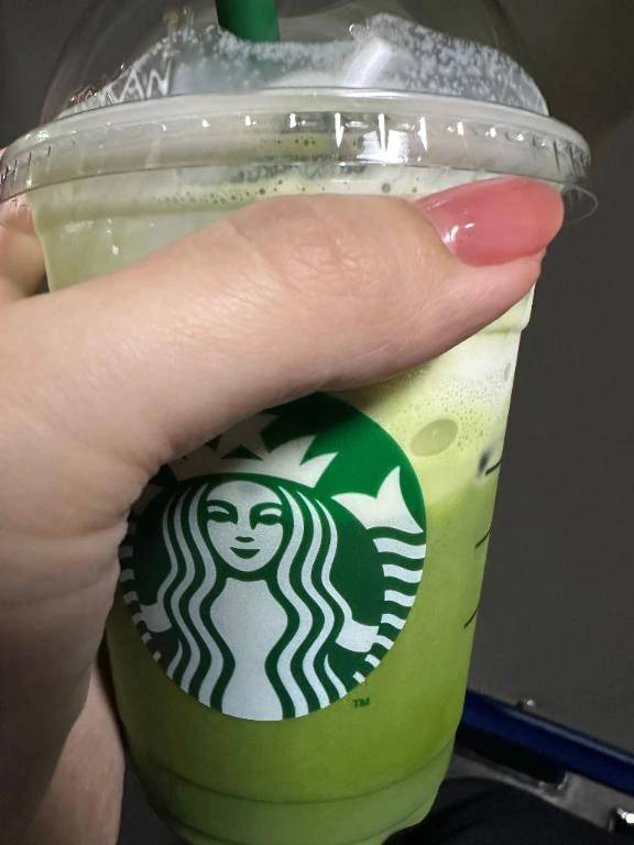 スタバ行きすぎてる