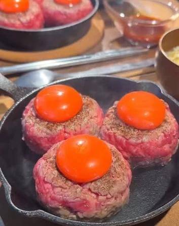 ユッケ食べたことある人！