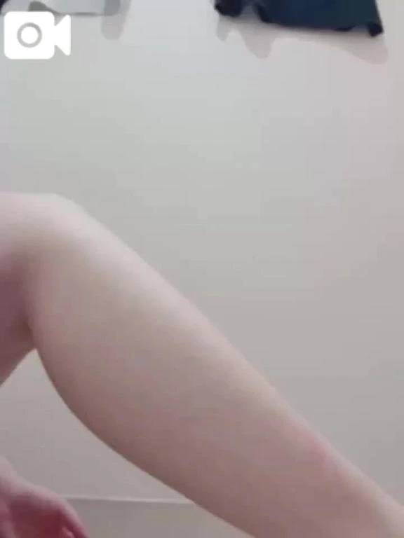 【脚の動画だよ】スキンケア中🫧