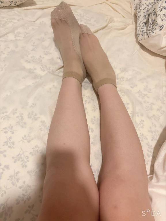 寝る時でも靴下はいてる🧦