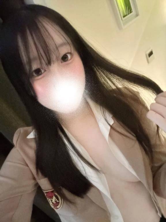 美...がちらり♡