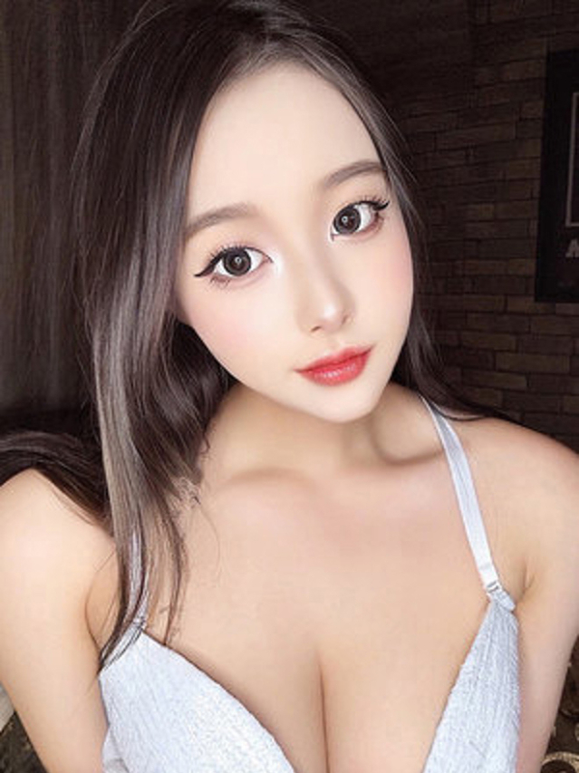 峰不二るぅ（全裸美女からのカゲキな誘惑）