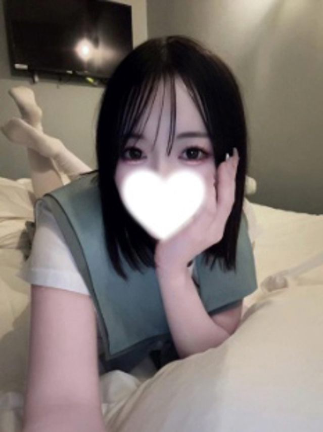 篠崎ほの(全裸美女からのカゲキな誘惑)