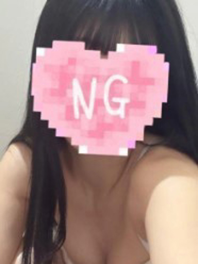 可愛もえか(全裸美女からのカゲキな誘惑)