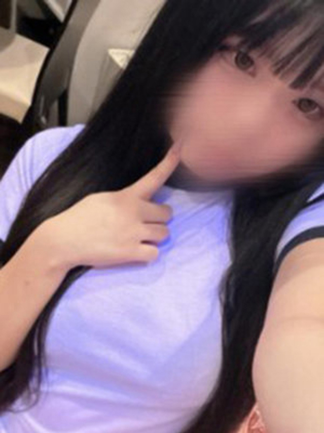 桐島りる（全裸美女からのカゲキな誘惑）