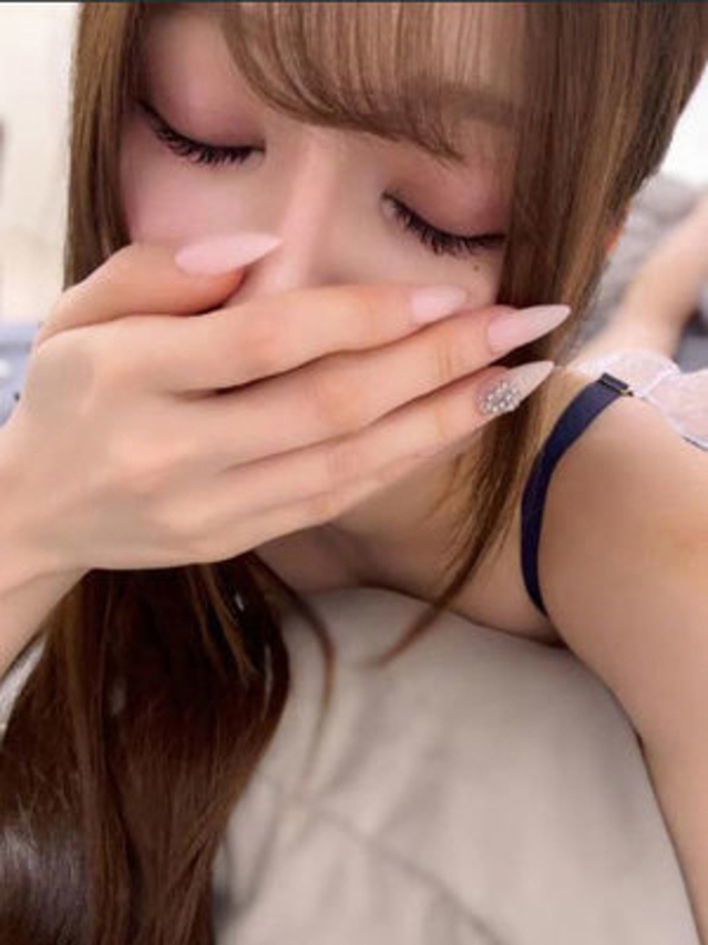二階堂じゅり(全裸美女からのカゲキな誘惑)