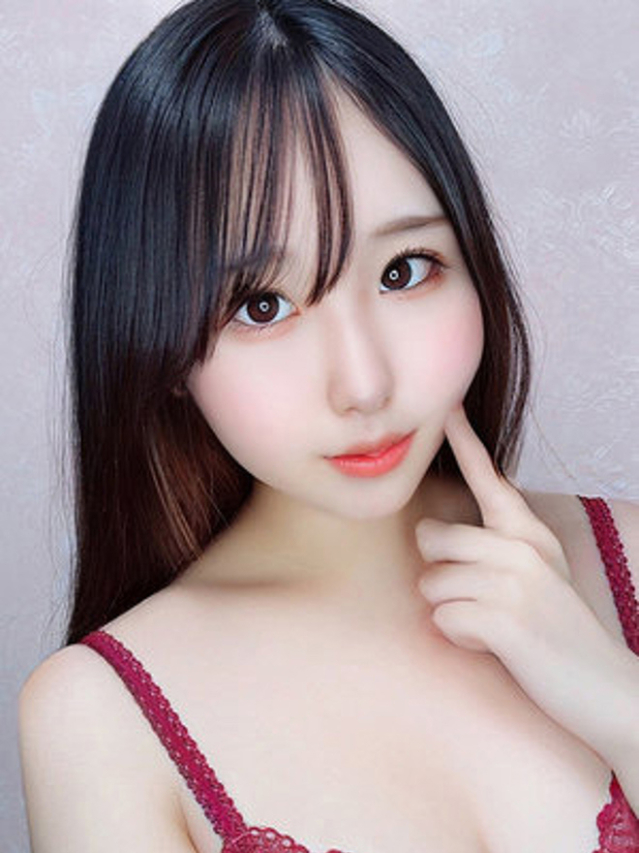 岡田ゆうか(全裸美女からのカゲキな誘惑)