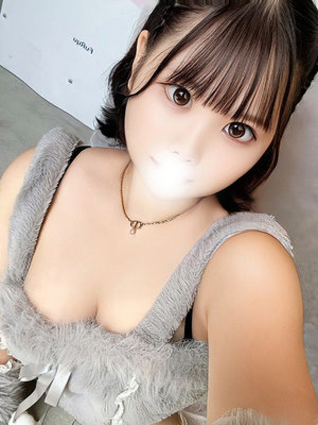 島岡ゆい(全裸美女からのカゲキな誘惑)