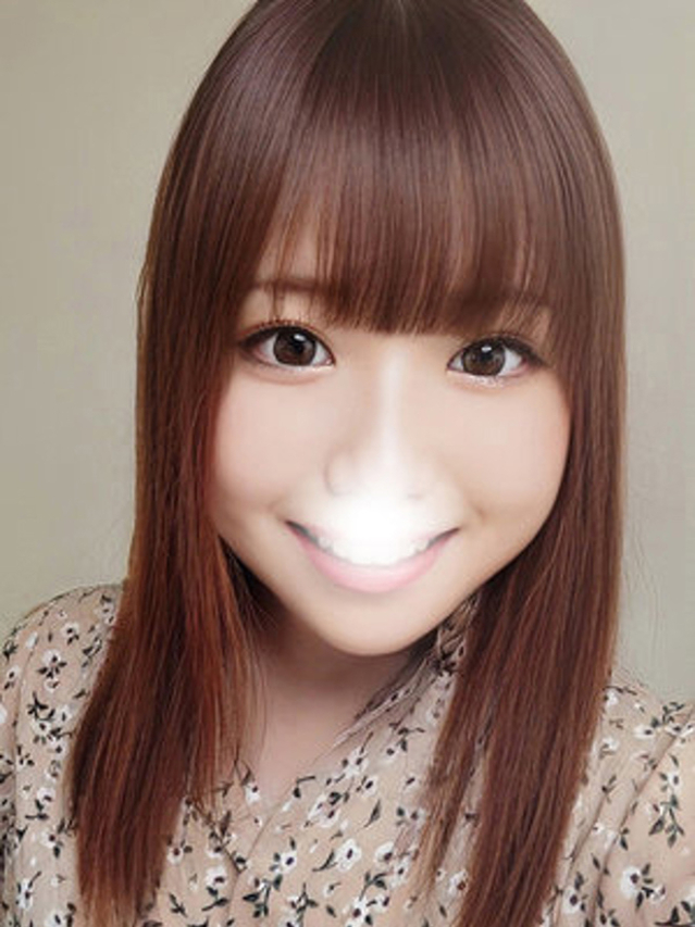 桃倉ゆりな(全裸美女からのカゲキな誘惑)