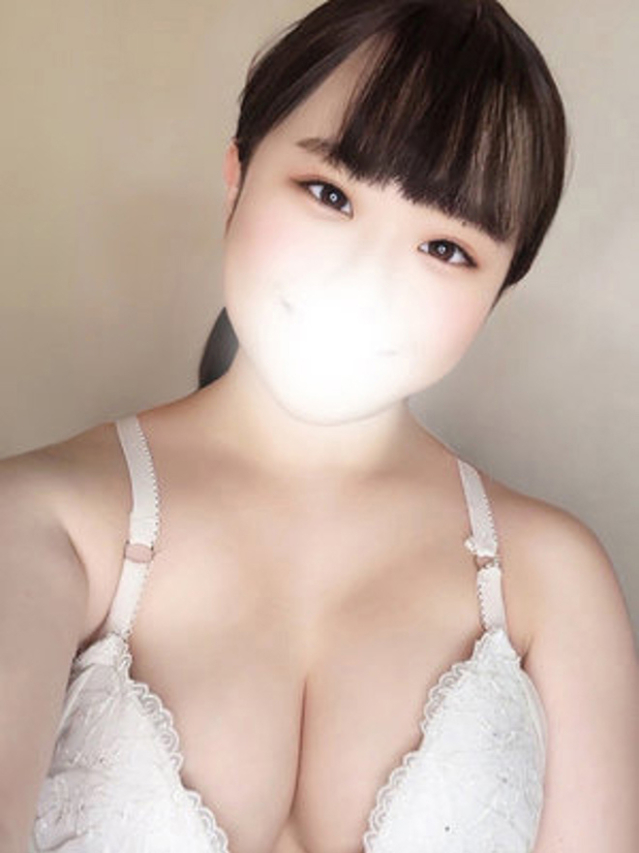 高畑ゆな(全裸美女からのカゲキな誘惑)