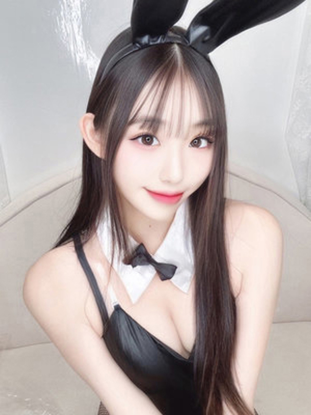 中根ひなた(全裸美女からのカゲキな誘惑)