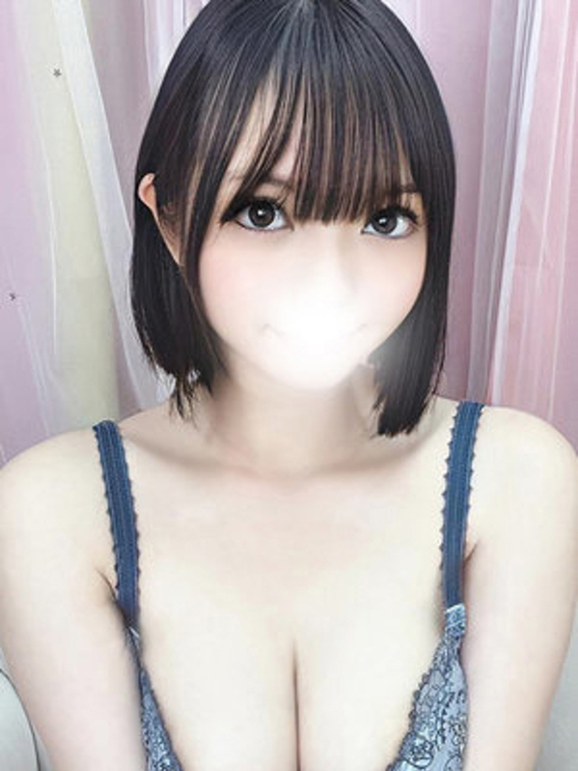 世良ゆうみ(全裸美女からのカゲキな誘惑)
