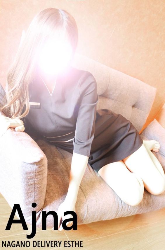 朝比奈   みな（salon Ajna）