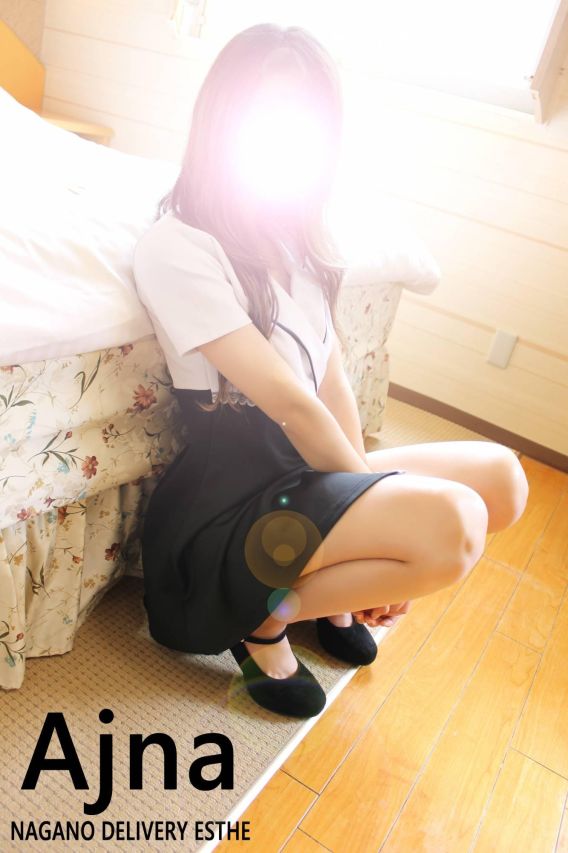 高桐 えな(salon Ajna)