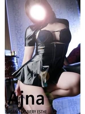 宮園 せな(salon Ajna)