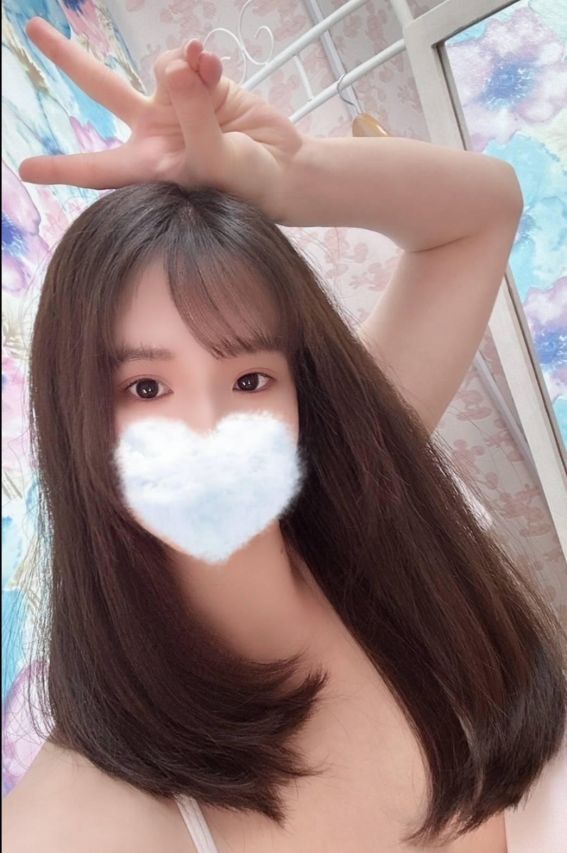 美谷ひな☆元アイドルグループ所属(Revolution)