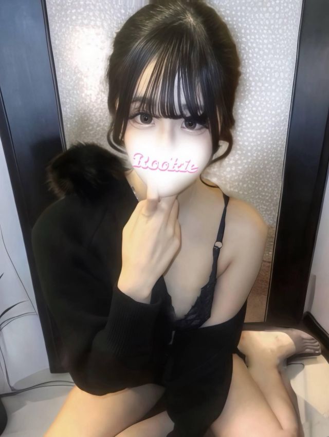 ももな（ROOKIE）