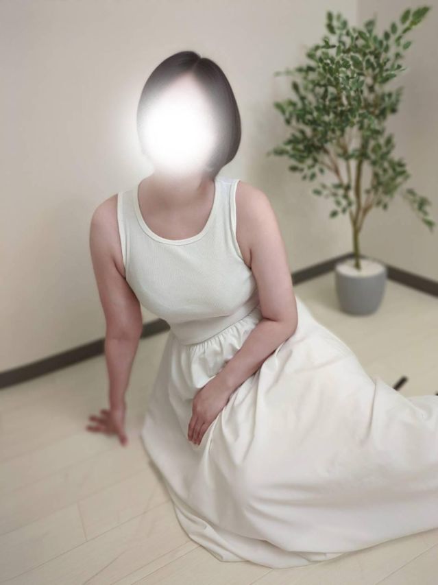 真白(ましろ)（秘め妻ラボ）