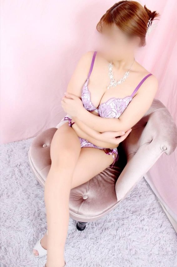 【新人】ねる★美巨乳（【美女の手】地域密着!!地元新潟美女と会えるお店）