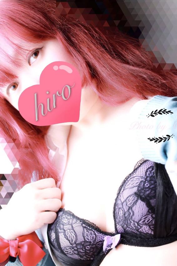 Fカップ新人ひろ（コスプレ専門店　BLUE MOON）