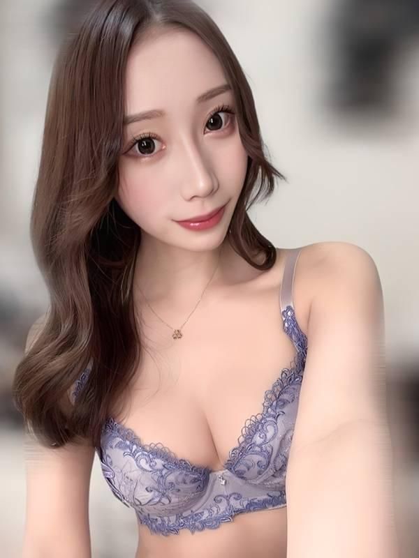 朝華まお（RICHARD（リシャール））