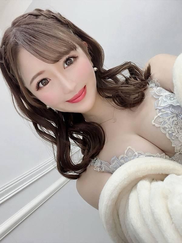 華月ももな（RICHARD（リシャール））
