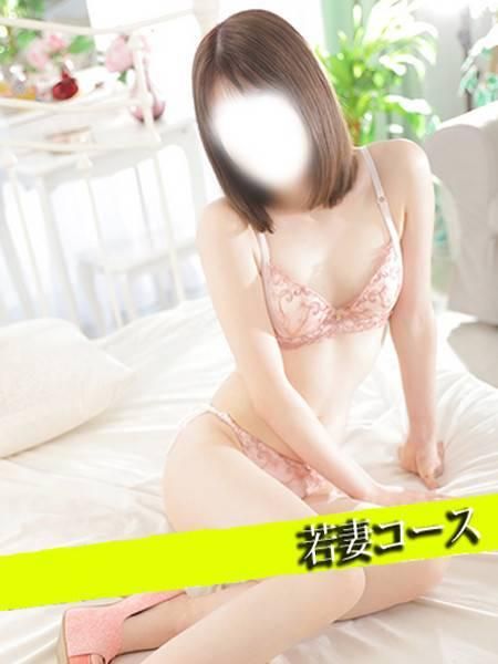 新人ゆいな（甲府人妻隊）