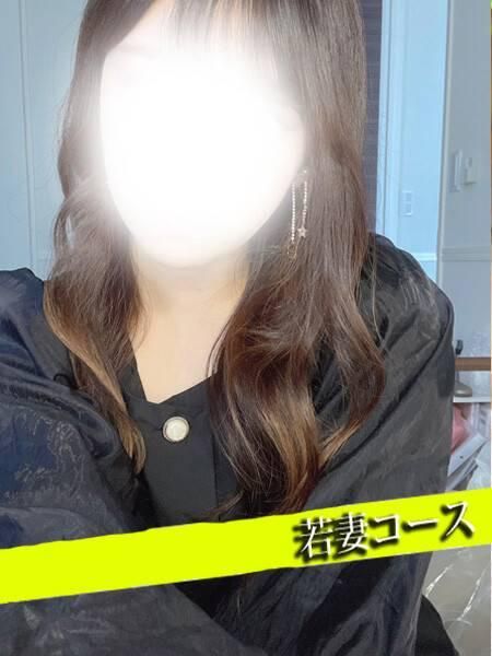 新人ここな（甲府人妻隊）