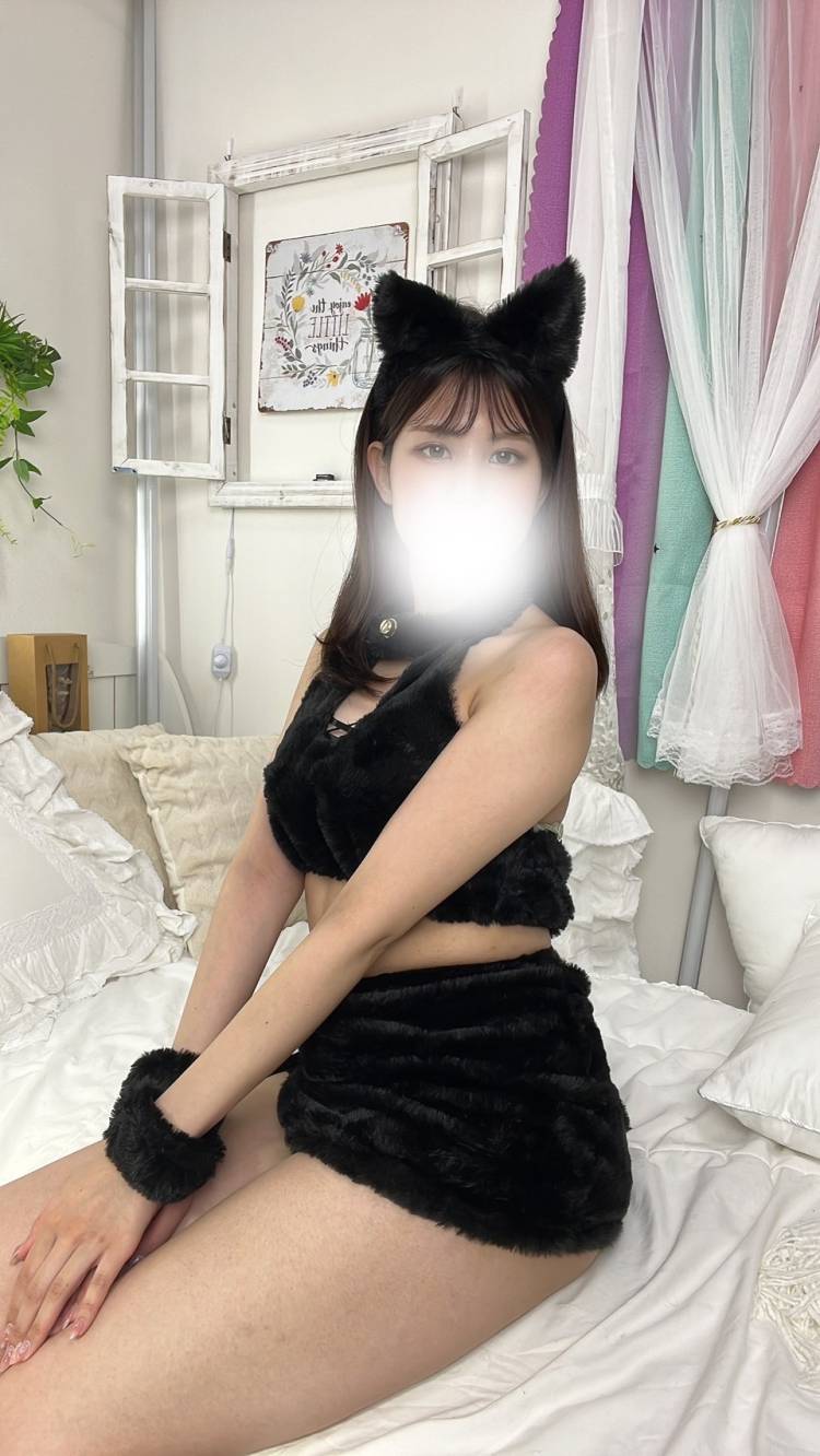 やっと休みって顔してる ～ ✌松山2980円✌ にゃんきゅっぱ😸🌼 ～