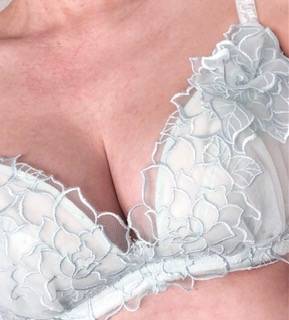 芦村　紗千香（あしむら　さちか）（四十・五十　悦んで～しじゅう・ごじゅうの悦び）