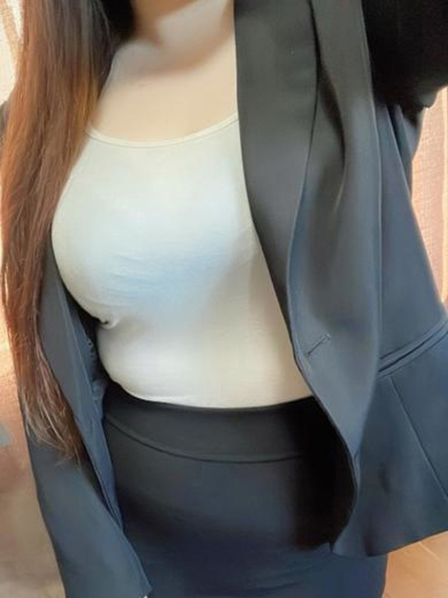 塁奈（るいな）（オールオプション無料！美人OLの秘密の裏接待）