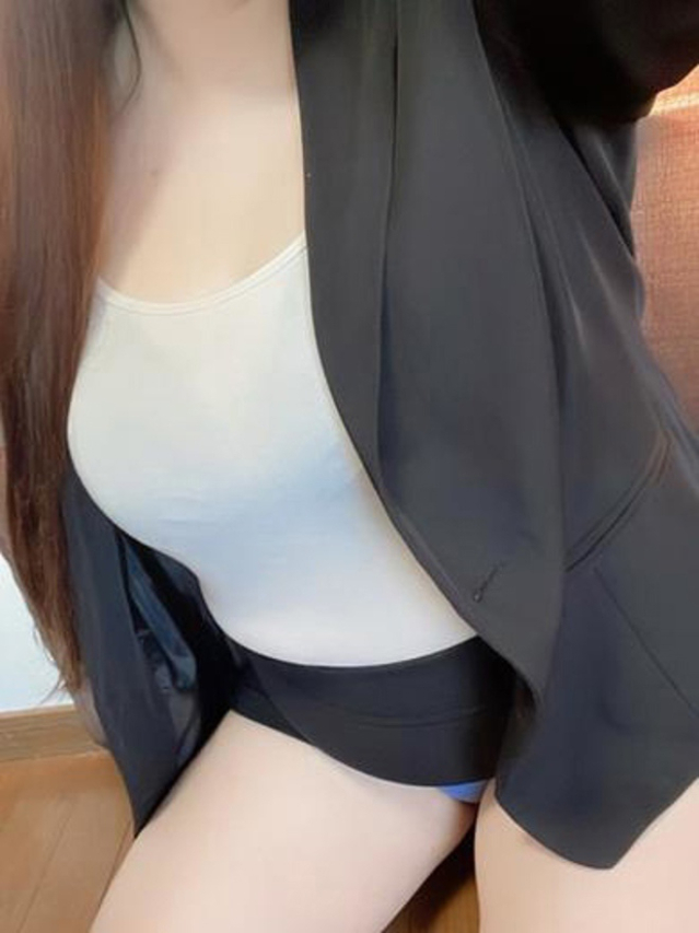 塁奈（るいな）（オールオプション無料！美人OLの秘密の裏接待）