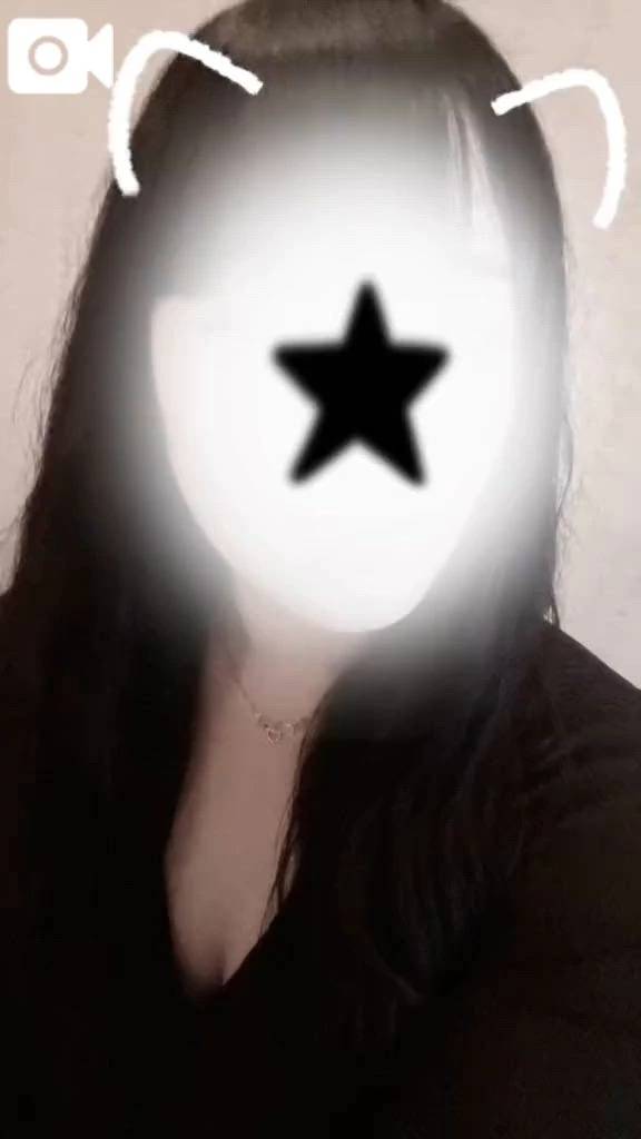 👧🏻🫶🏻