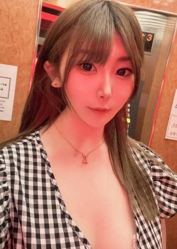 ?デカぱいのアイドルはお嫌いですか?