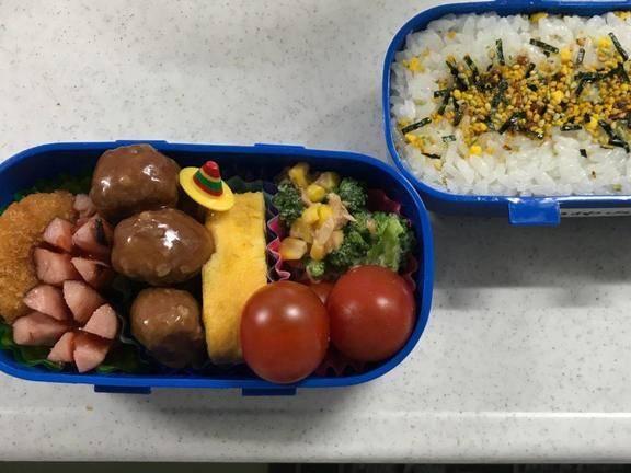 お弁当につめてほしいものは何ですか??