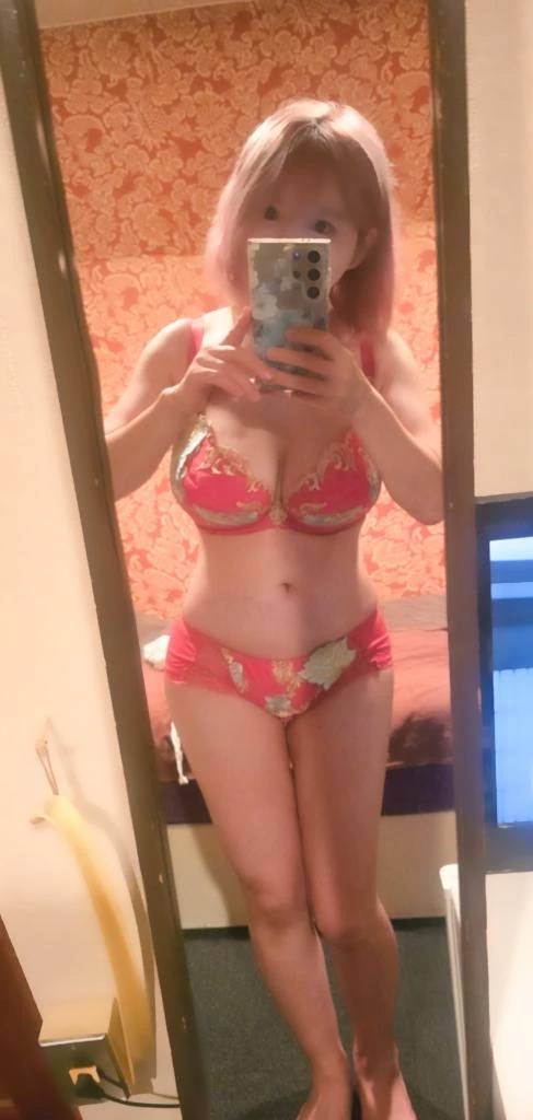 ゆり【完璧すぎる爆乳BODY♡】