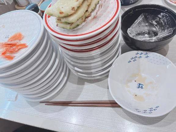 お寿司は21皿食べれます