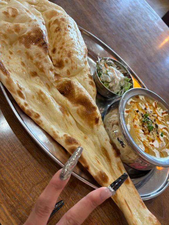 きょうのごはんはナンでしょ👳‍♂️