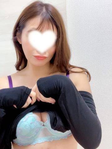 下着ずらして舐められて…///