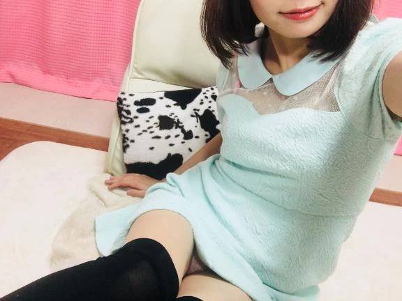 淫らに乱れる黒髪と…〇〇💋