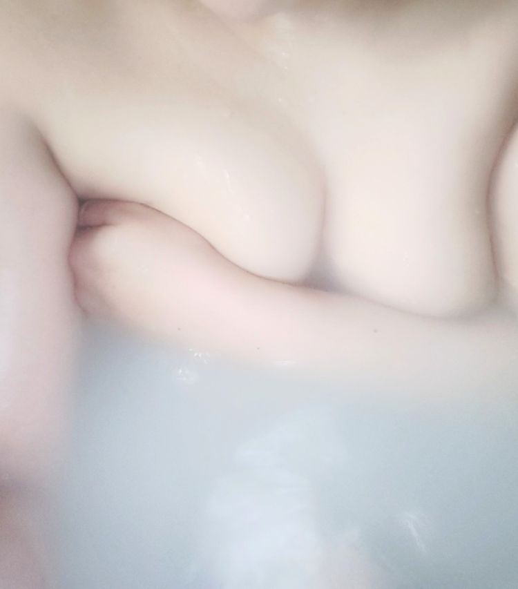 三紀 みき（小さな恋 Clitoria）