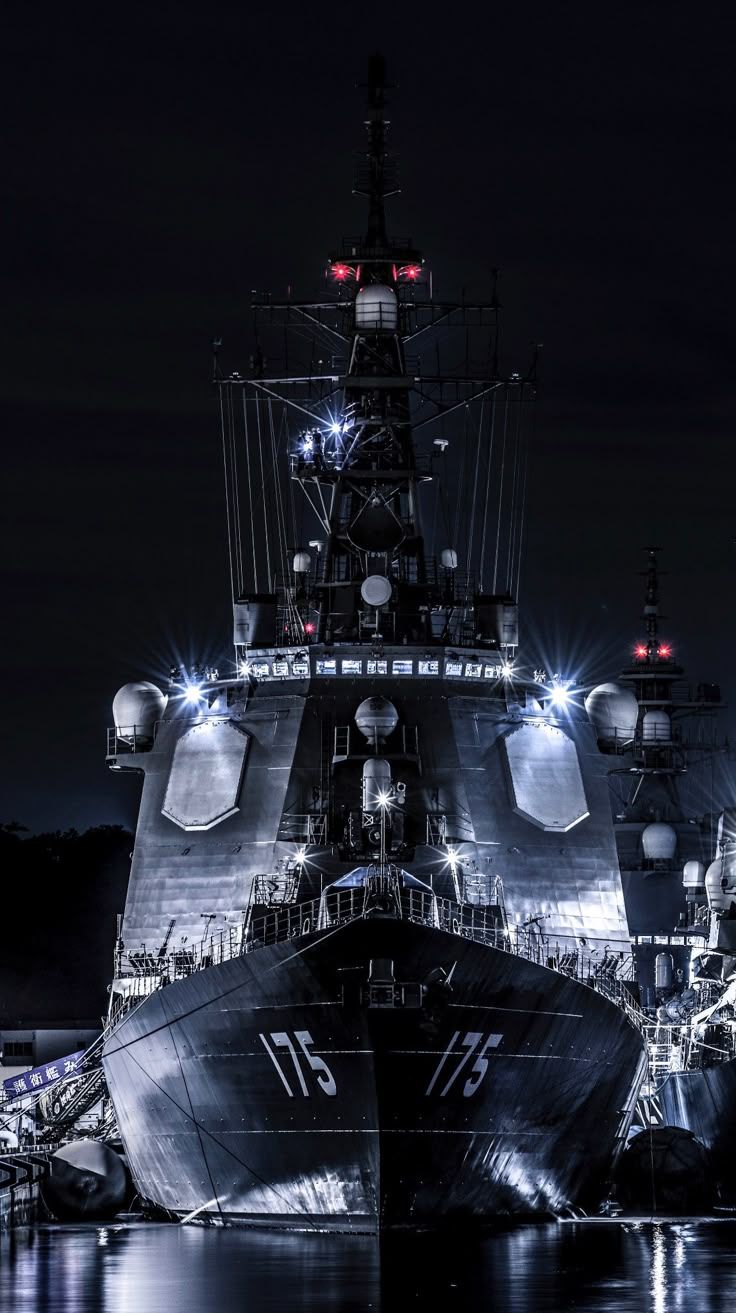 高松港に大きな護衛艦🚢