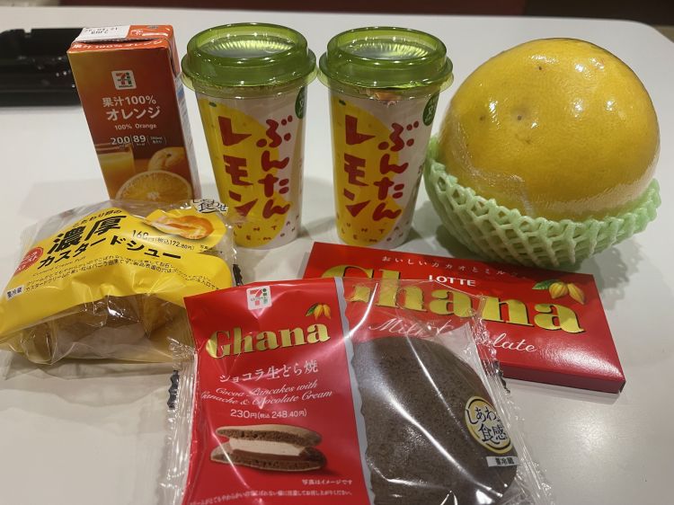 歯の間に食べ物詰まった時取れるまでずっと気になるよね(  -᷄ω-᷅ )