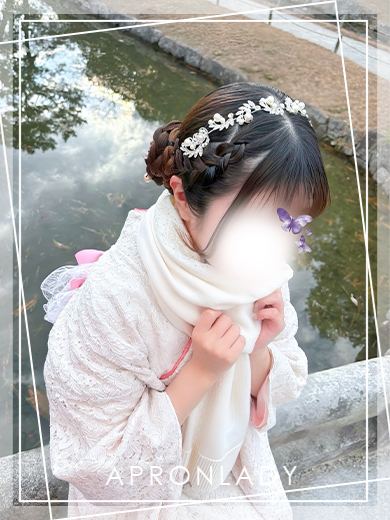 ひな（エプロンレディー）